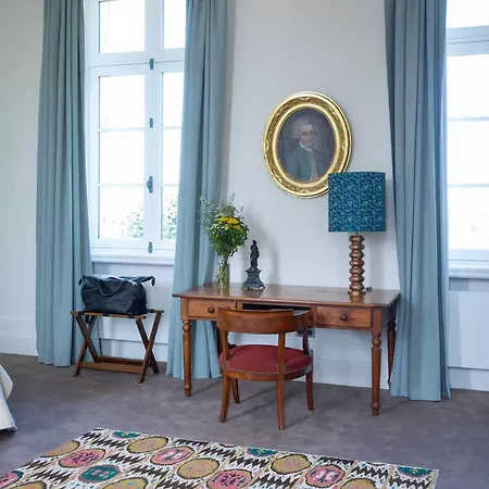 Doux Chateau Apartment Versailles
