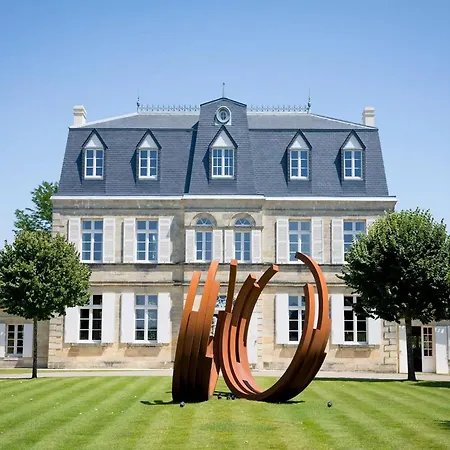 Doux Chateau Apartment
