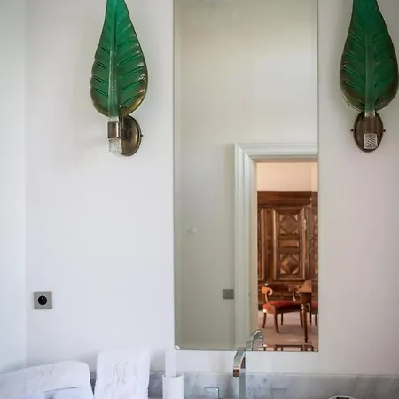 Doux Chateau Apartment Versailles