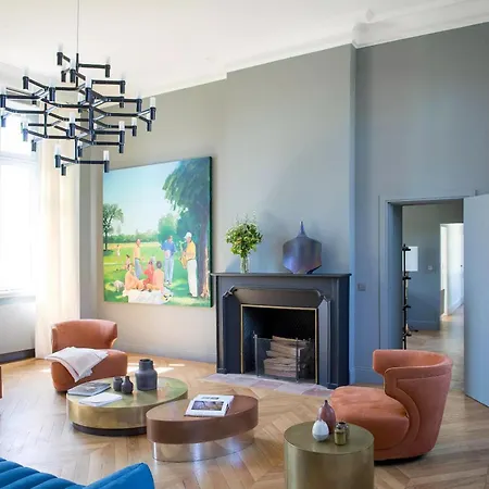 Doux Chateau Apartment *