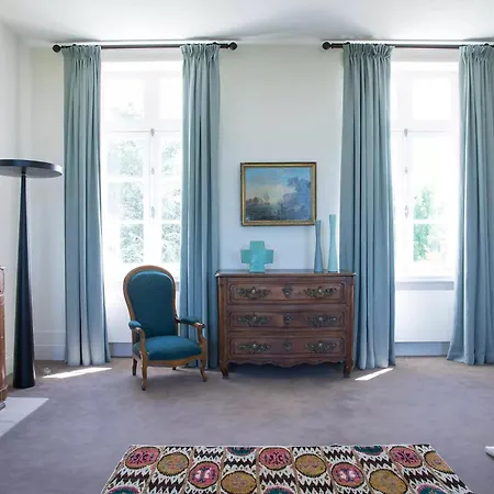 Doux Chateau Apartment Versailles